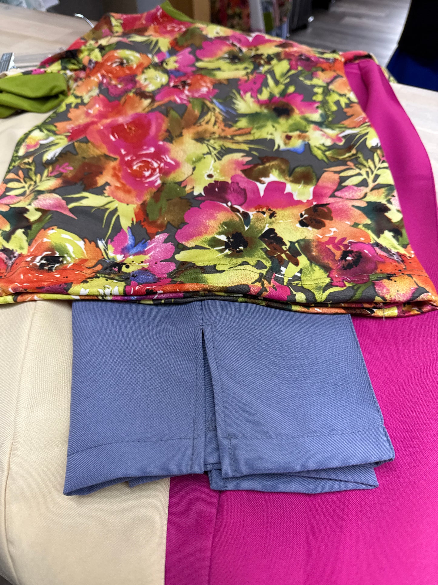 Chandail adapté manche au coude | Explosion de fleurs | A3B