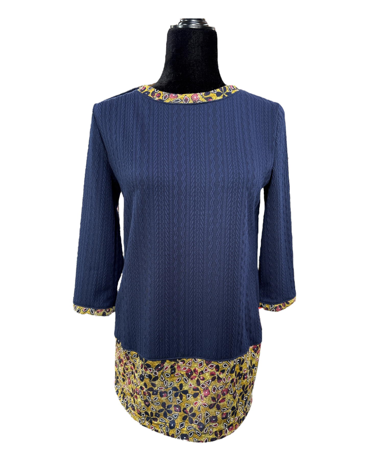 Pull adapté en tricot Cynthia | Marine et fleurs | A3B
