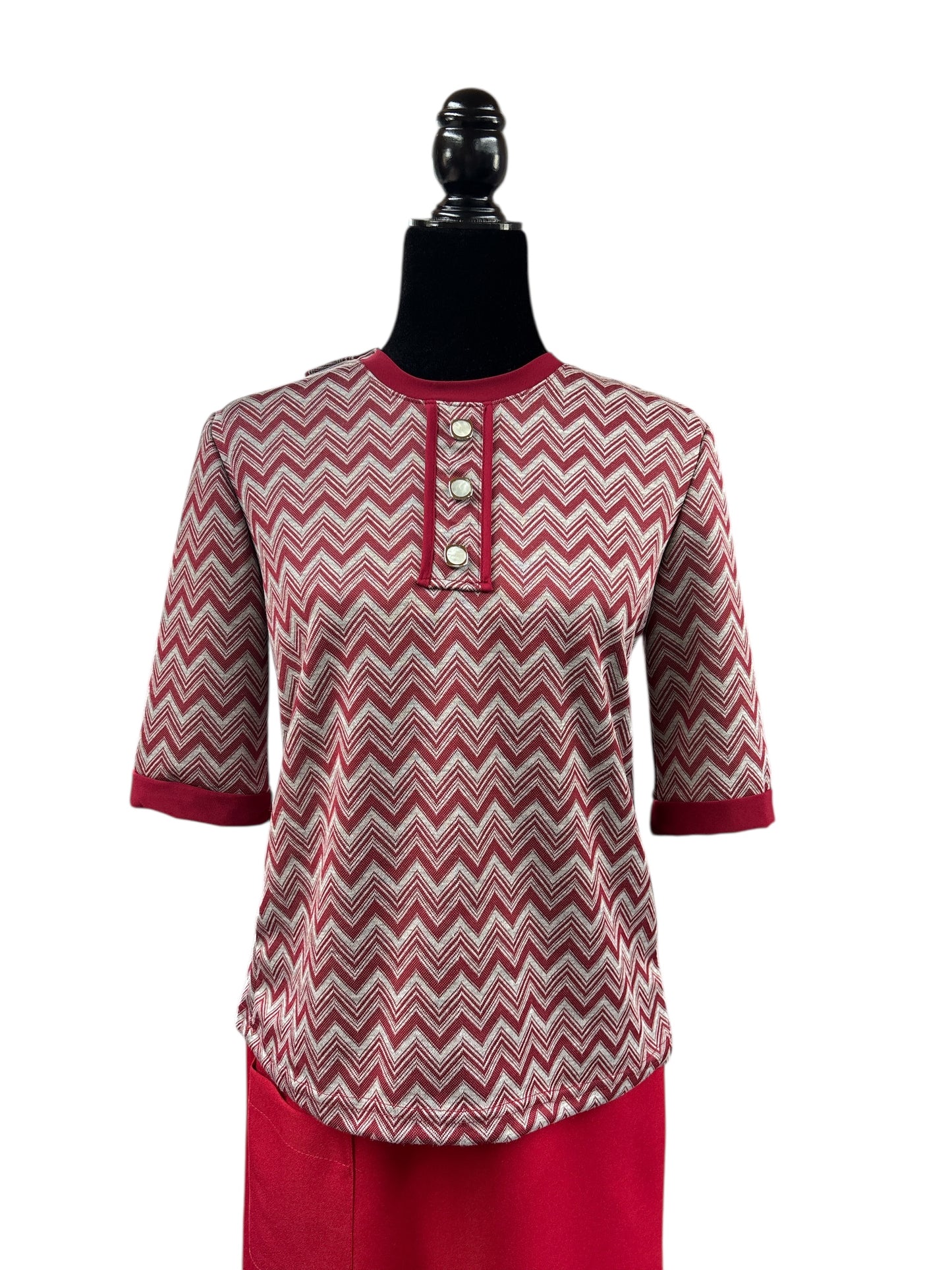 Chandail adapté manche au coude motif zig zag | Rouge | A3B